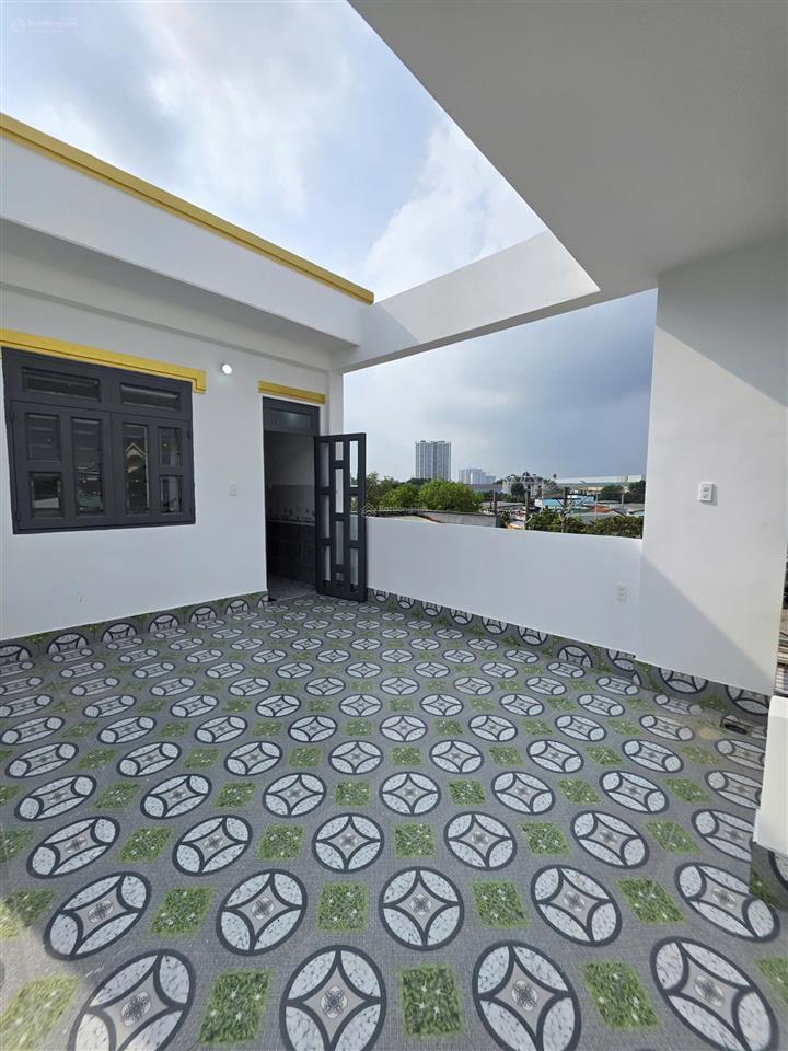 Bán nhà mới 1t2l 4.6x27m, mặt tiền đt 743a gần kcn sóng thần 2 (sầm uất, hoàn công)