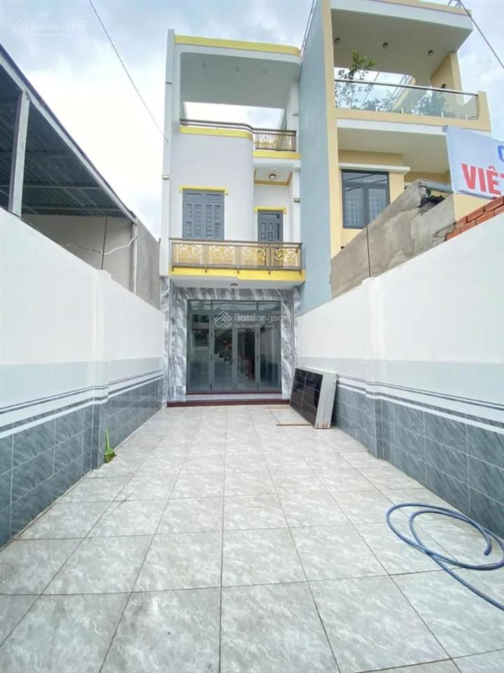 Bán nhà mới 1t2l 4.6x27m, mặt tiền đt 743a gần kcn sóng thần 2 (sầm uất, hoàn công)