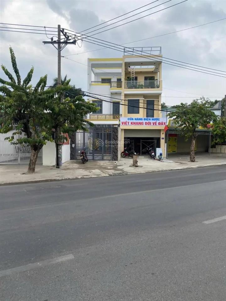 Bán nhà mới 1t2l 4.6x27m, mặt tiền đt 743a gần kcn sóng thần 2 (sầm uất, hoàn công)