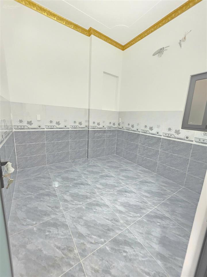 Bán nhà mới 1t2l 4.6x27m, mặt tiền đt 743a gần kcn sóng thần 2 (sầm uất, hoàn công)