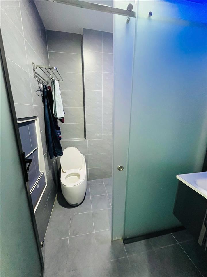Bán nhà 1t 2l 4x15m, đường d2 kdc icon central (không vướng, full nội thất, kế công viên)