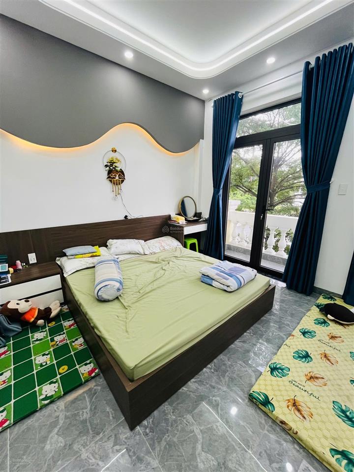 Bán nhà 1t 2l 4x15m, đường d2 kdc icon central (không vướng, full nội thất, kế công viên)
