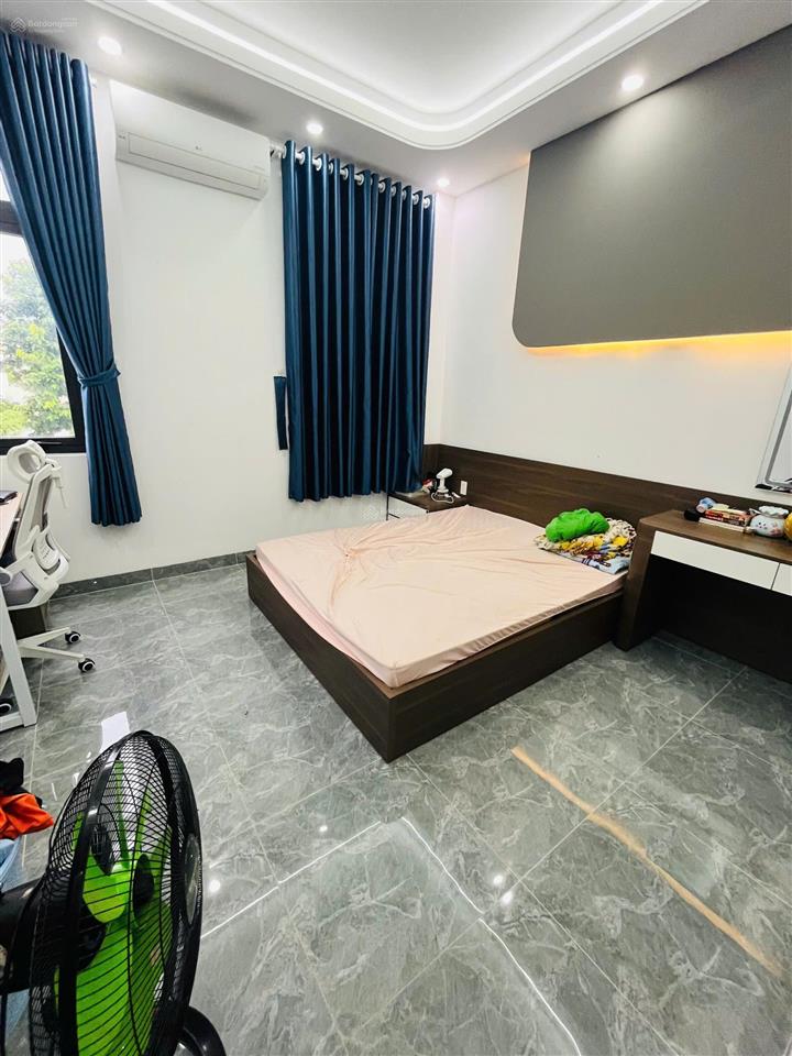 Bán nhà 1t 2l 4x15m, đường d2 kdc icon central (không vướng, full nội thất, kế công viên)