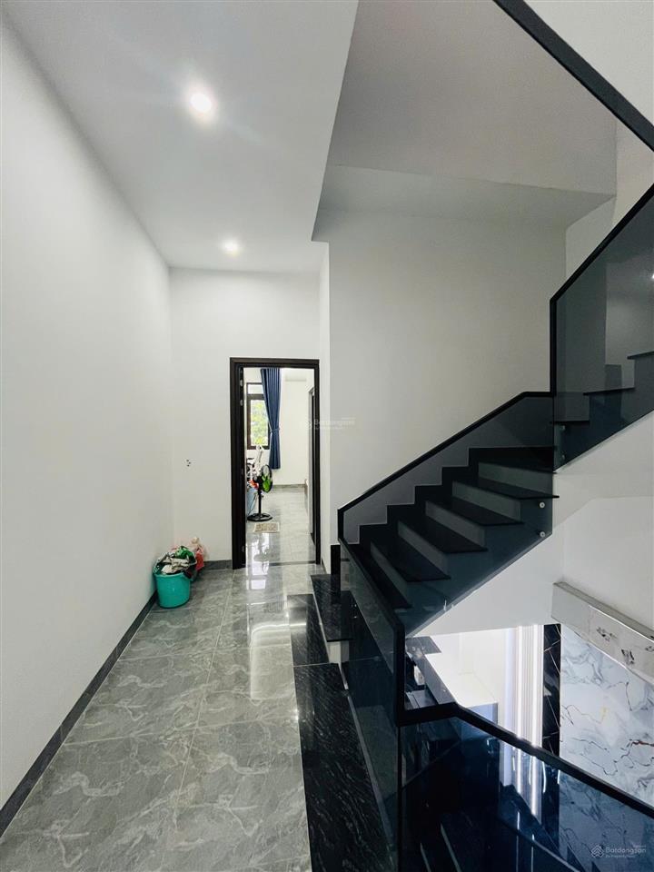 Bán nhà 1t 2l 4x15m, đường d2 kdc icon central (không vướng, full nội thất, kế công viên)