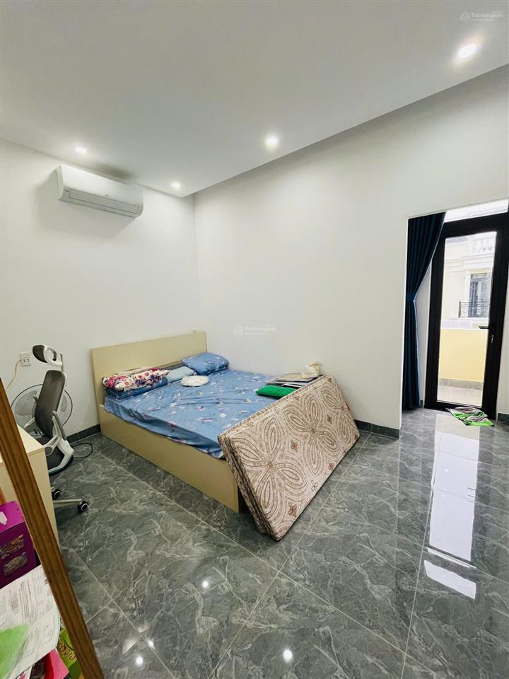 Bán nhà 1t 2l 4x15m, đường d2 kdc icon central (không vướng, full nội thất, kế công viên)