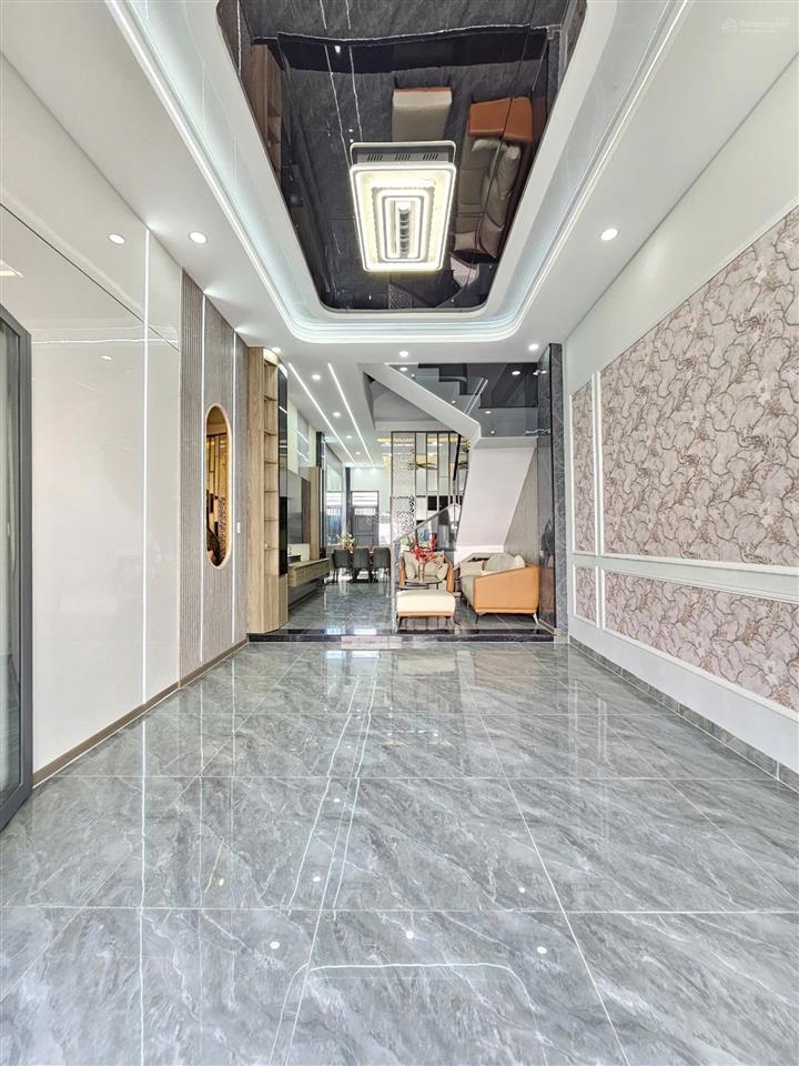 Bán nhà mới 1t2l 4x15m, đường d2 kdc icon central gần chợ thông dụng (full nội thất)