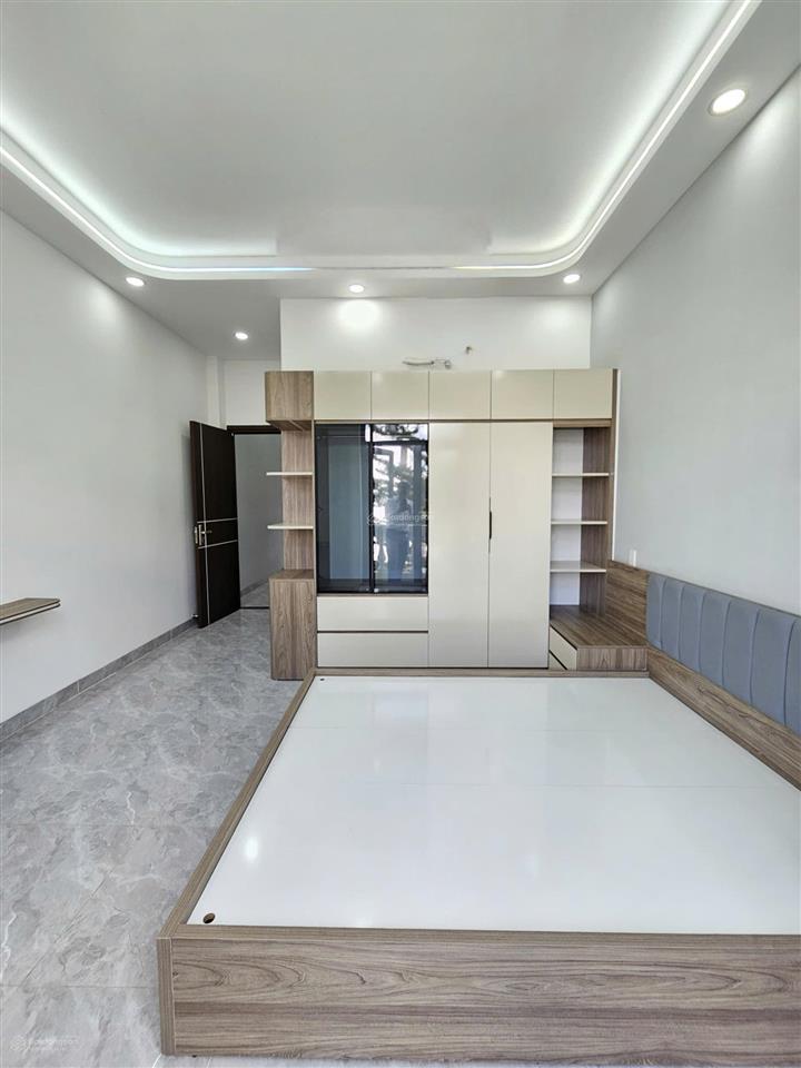 Bán nhà mới 1t2l 4x15m, đường d2 kdc icon central gần chợ thông dụng (full nội thất)