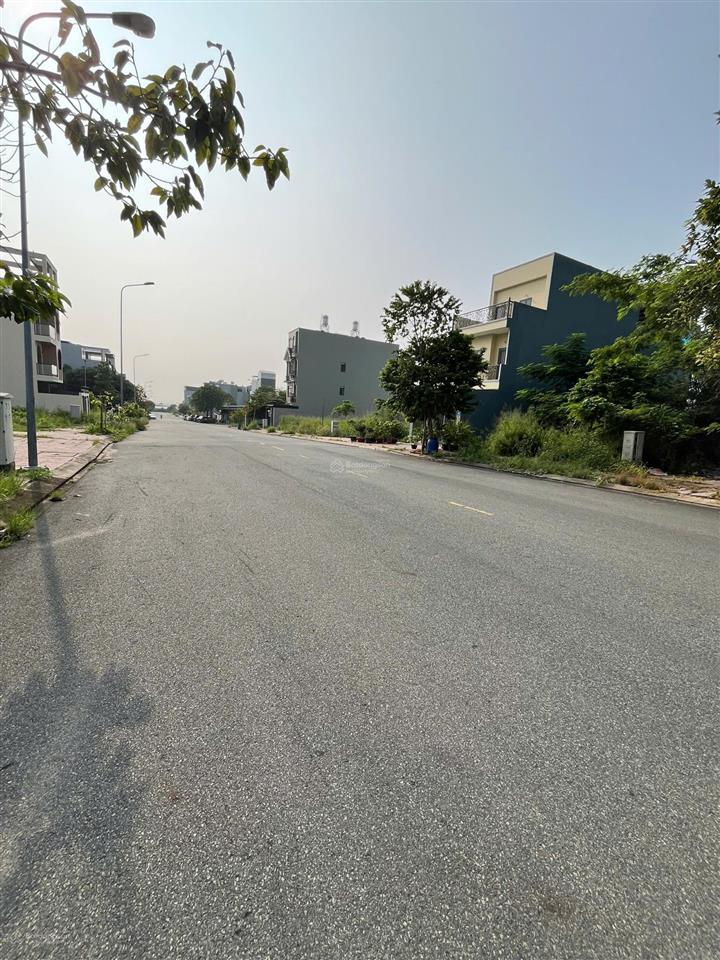 Bán đất 5x20m, đường n4 kdc phú hồng thịnh 10 (trục chính, không vướng)