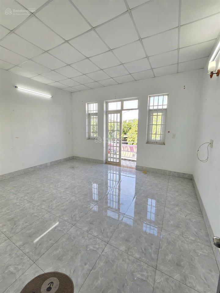 Bán nhà 1t 1l 5x15m, đường d4 kdc hòa lân 2 (giá rẻ, hoàn công, đang thuê 7tr/th)