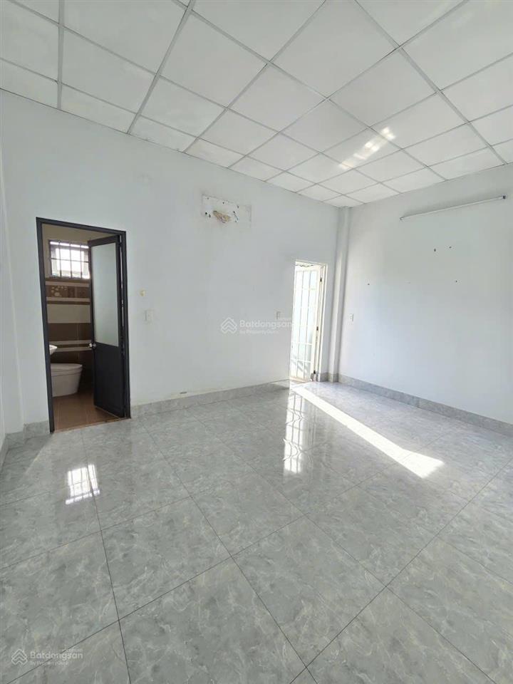 Bán nhà 1t 1l 5x15m, đường d4 kdc hòa lân 2 (giá rẻ, hoàn công, đang thuê 7tr/th)