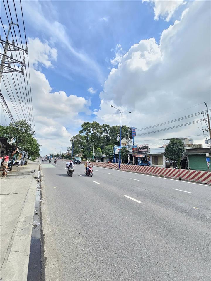 Bán biệt thự 22x62m, mặt tiền đt 743 kế vòng xoay an phú (sầm uất, thu 110tr/th)