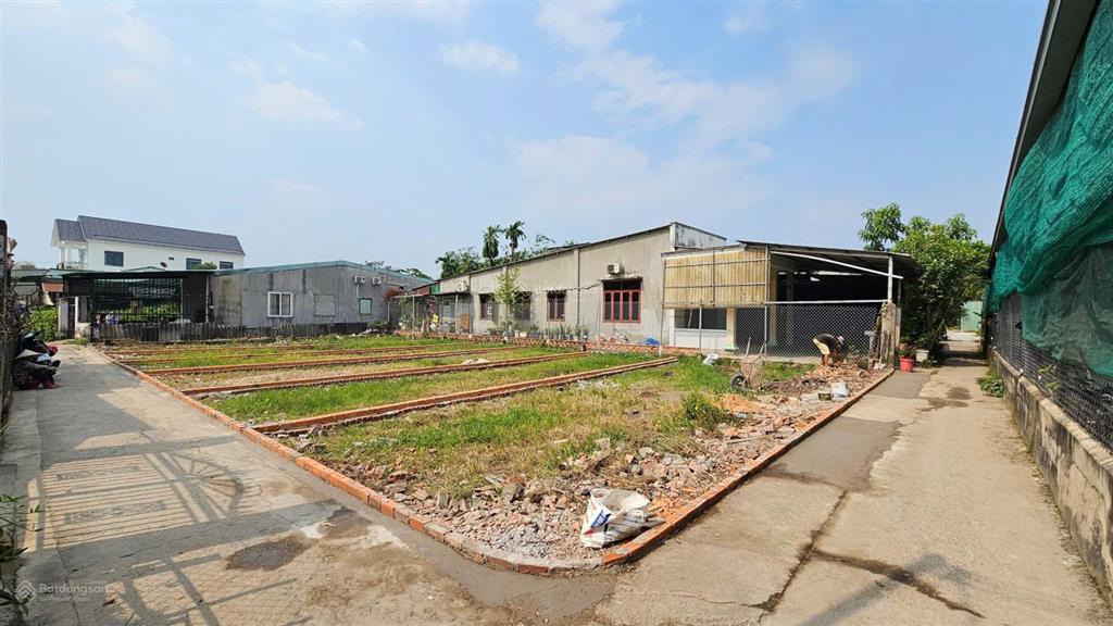 Bán lô góc 5.3x15m, hẻm bình nhâm 40 gần sân golf sông bé (giá rẻ)