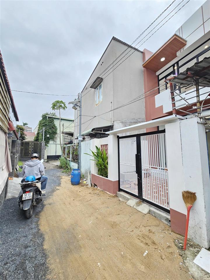 Bán nhà mới 1t1l 4x15.8m, hẻm trần hưng đạo gần chợ dĩ an 1 (vị trí trung tâm)