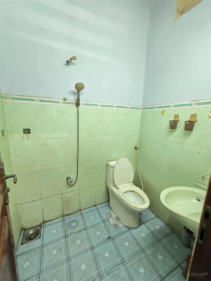 Bán nhà mái thái 10.5x20m, đường số 1 kdc đông tư gần sân golf sông bé (sầm uất)