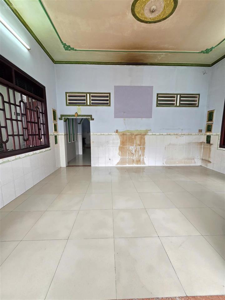 Bán nhà mái thái 10.5x20m, đường số 1 kdc đông tư gần sân golf sông bé (sầm uất)