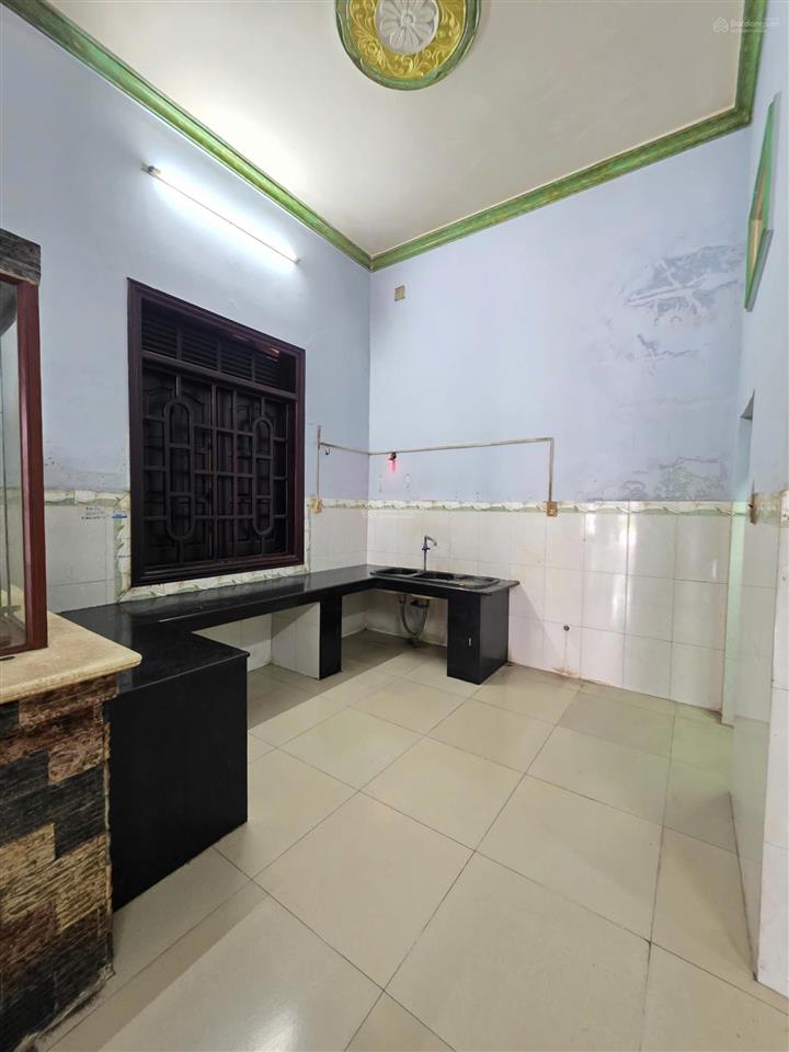 Bán nhà mái thái 10.5x20m, đường số 1 kdc đông tư gần sân golf sông bé (sầm uất)