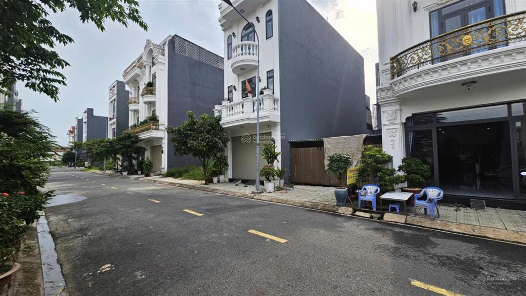 Bán nhà 1t2l 5x17m, đường d4 the suncity gần chợ phú phong (giá rẻ, không vướng cống và tủ điện)