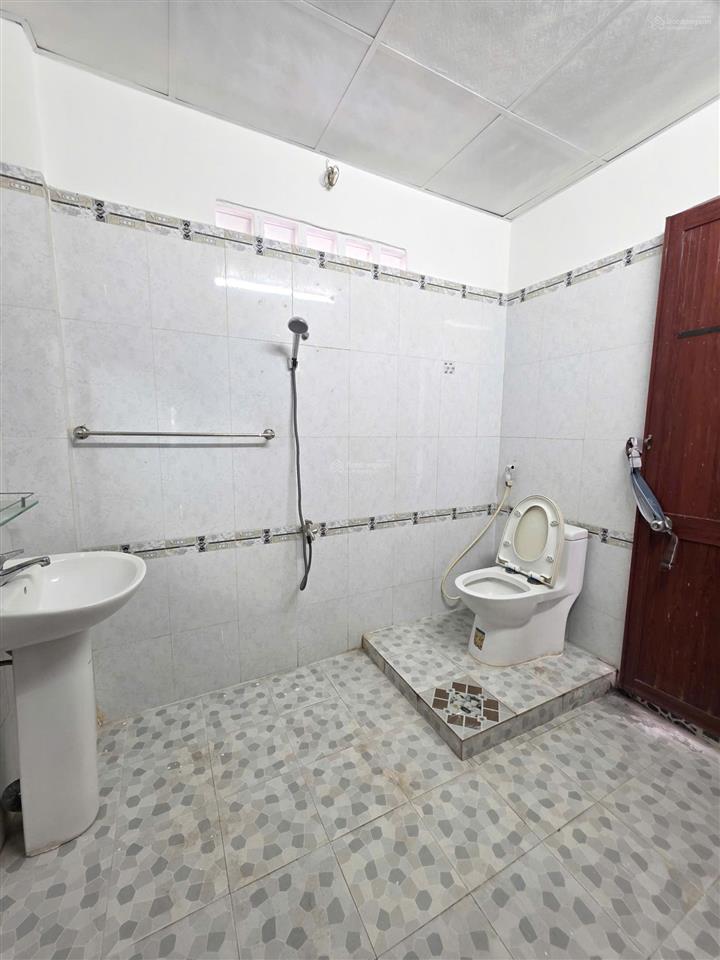 Bán nhà 1t2l 5x20m, đường d  kdc đại quang kế metro (trục chính, kinh doanh)