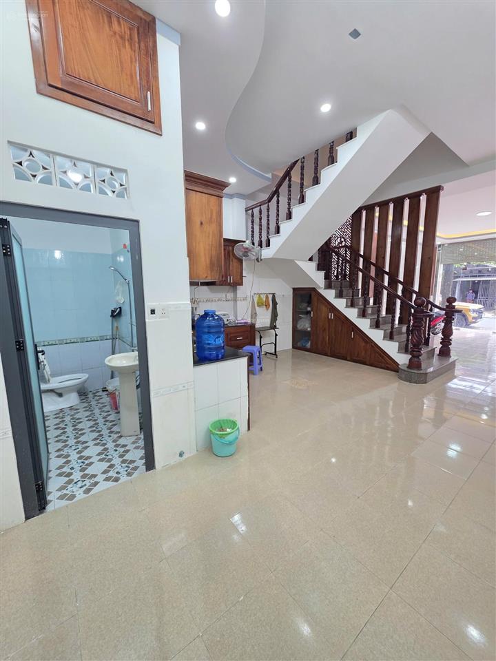 Bán nhà 1t2l 5x20m, đường d  kdc đại quang kế metro (trục chính, kinh doanh)