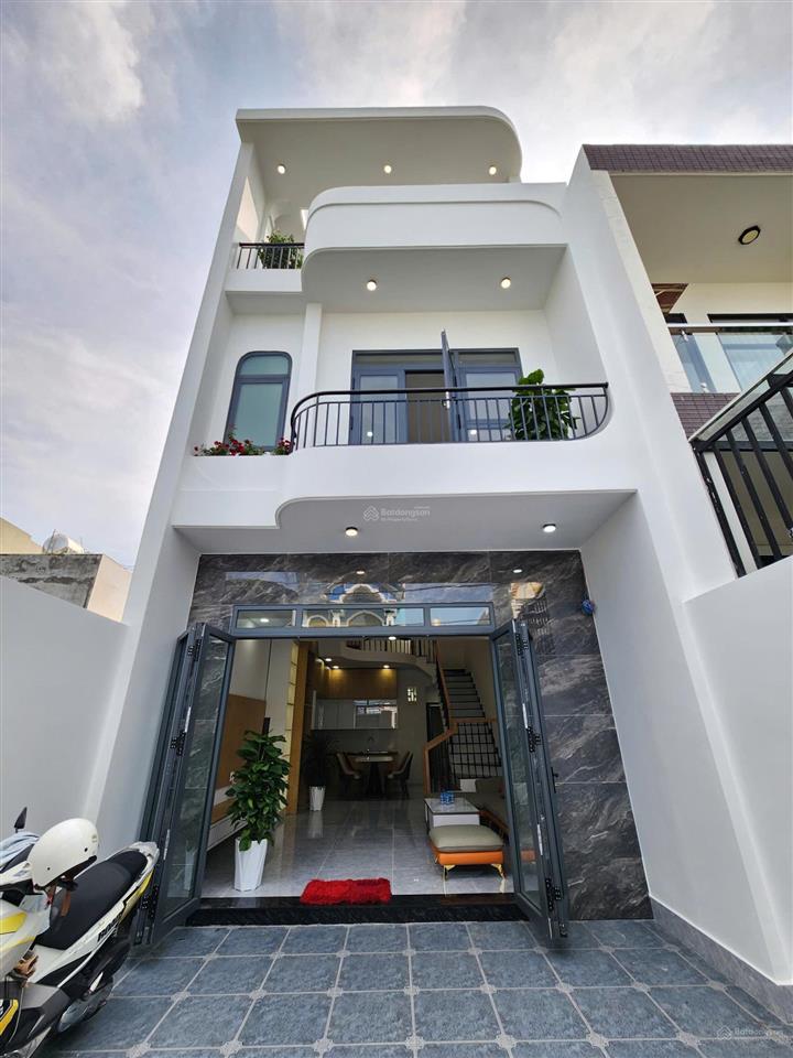 Bán nhà mới 1t2l 5x18.5m, đường số 1 kdc triệu hoàng long (hoàn công, full nội thất)