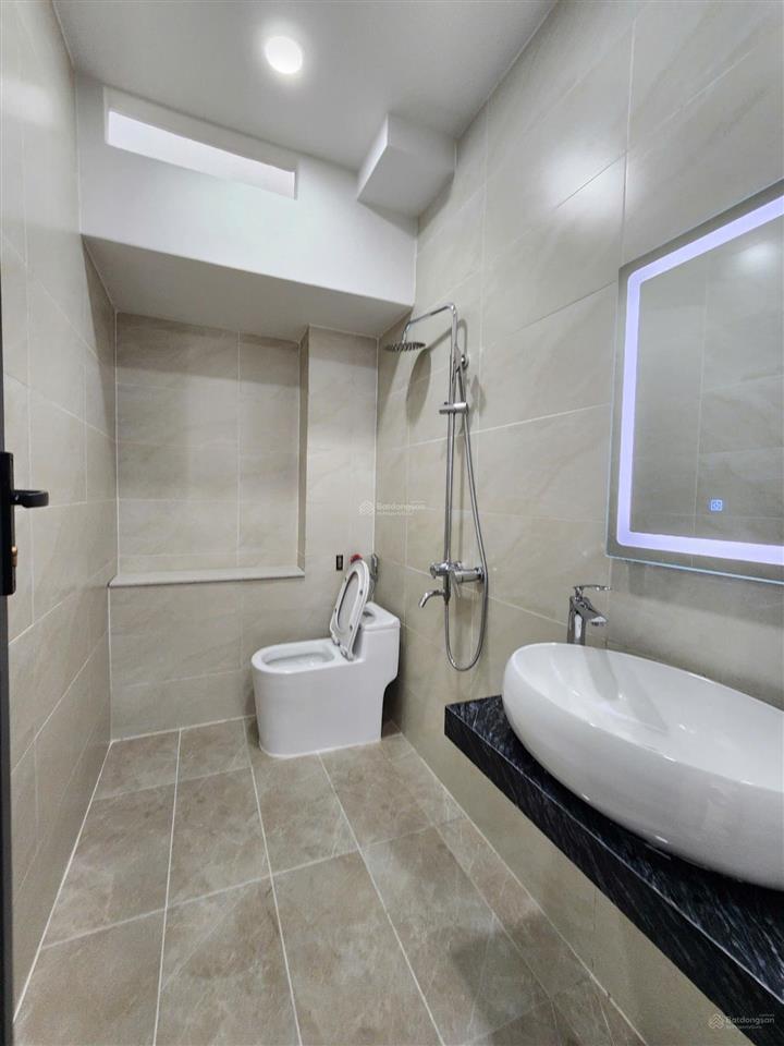 Bán nhà mới 1t2l 5x18.5m, đường số 1 kdc triệu hoàng long (hoàn công, full nội thất)