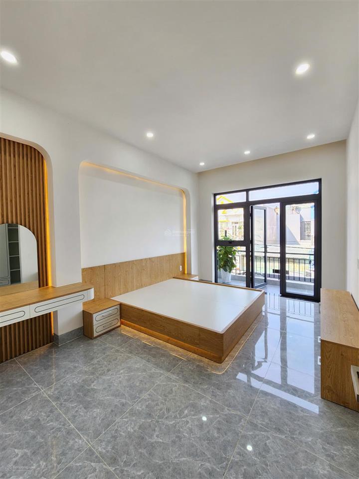 Bán nhà mới 1t2l 5x18.5m, đường số 1 kdc triệu hoàng long (hoàn công, full nội thất)