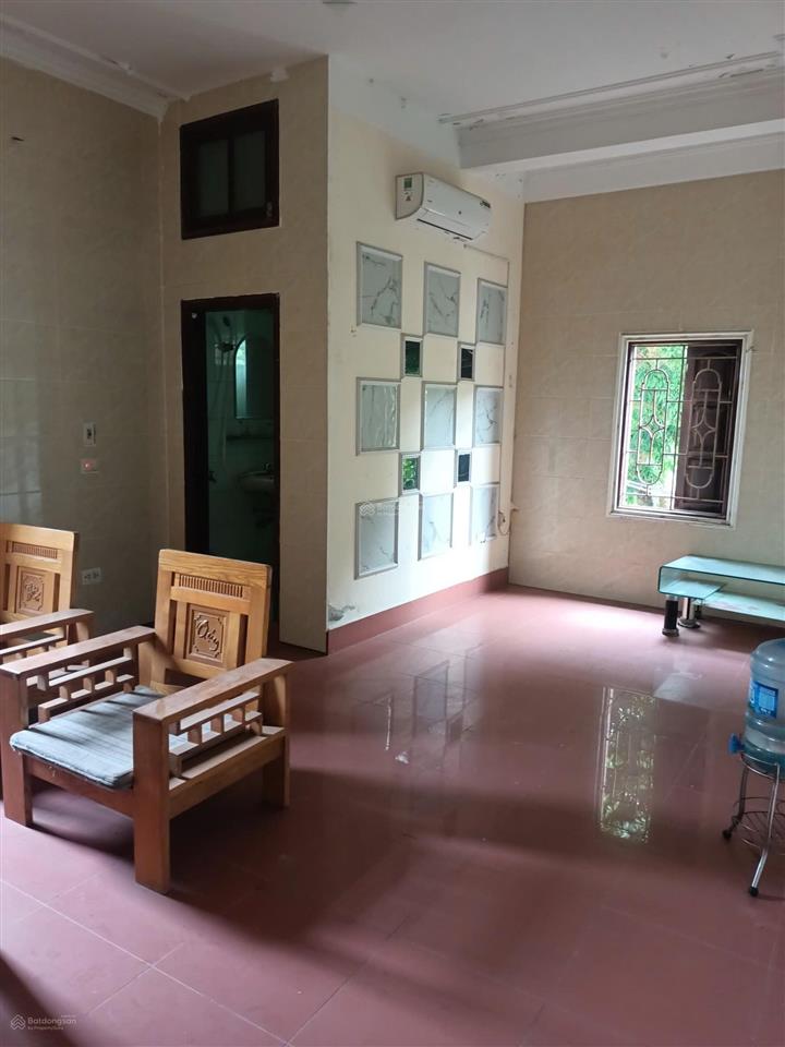 Cho thuê nhà 3 tầng tại tổ 68 đường tân mai, đoạn đối diện hồ đền lừ, dt 70m2 nhà đẹp, giá 9,5tr