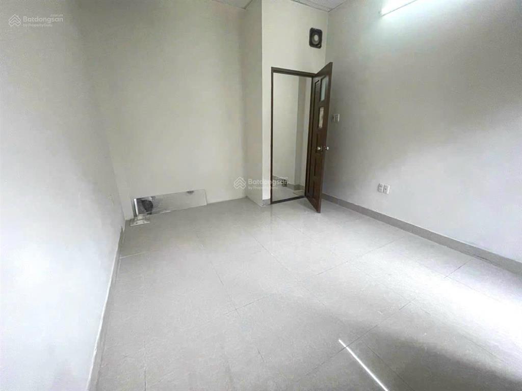 Trệt lầu 3,5x20m có 2pn 2wc hẻm xe hơi nguyên hồng p1 gv giá 11,5 triệu