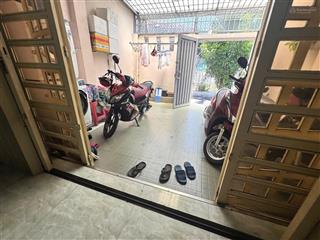 Trệt 2 lầu 4x15m có 3pn 4wc sẵn máy lạnh gần ngay sân bay phạm văn đồng p3 gv