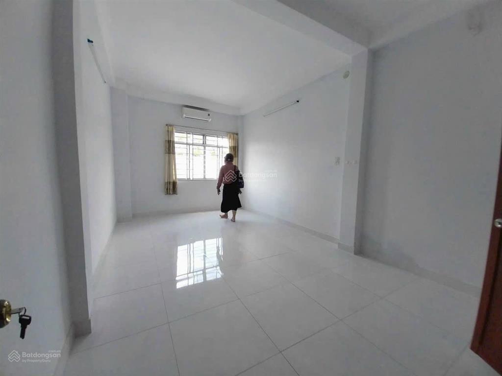 Trệt 2 lầu sân thượng 3,6x17m có 3pn 3wc sẵn nội thất ngay cầu vượt ngã 5 quang trung p10 gv