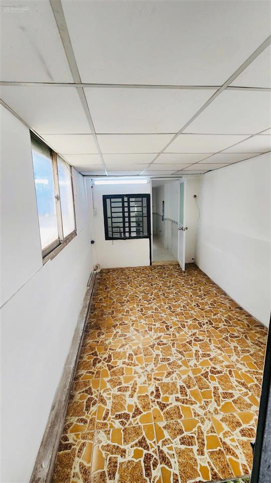 Nhà trung tâm trệt 2 lầu gồm 2pn 3wc đường hoàng sa quận 3 giá chỉ 11 triệu