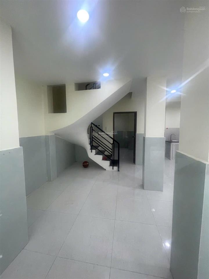 Trệt lầu 6x12m có 3pn 2wc hẻm 4m xe hơi thông gần chợ gò vấp, giá 13,5 triệu/tháng