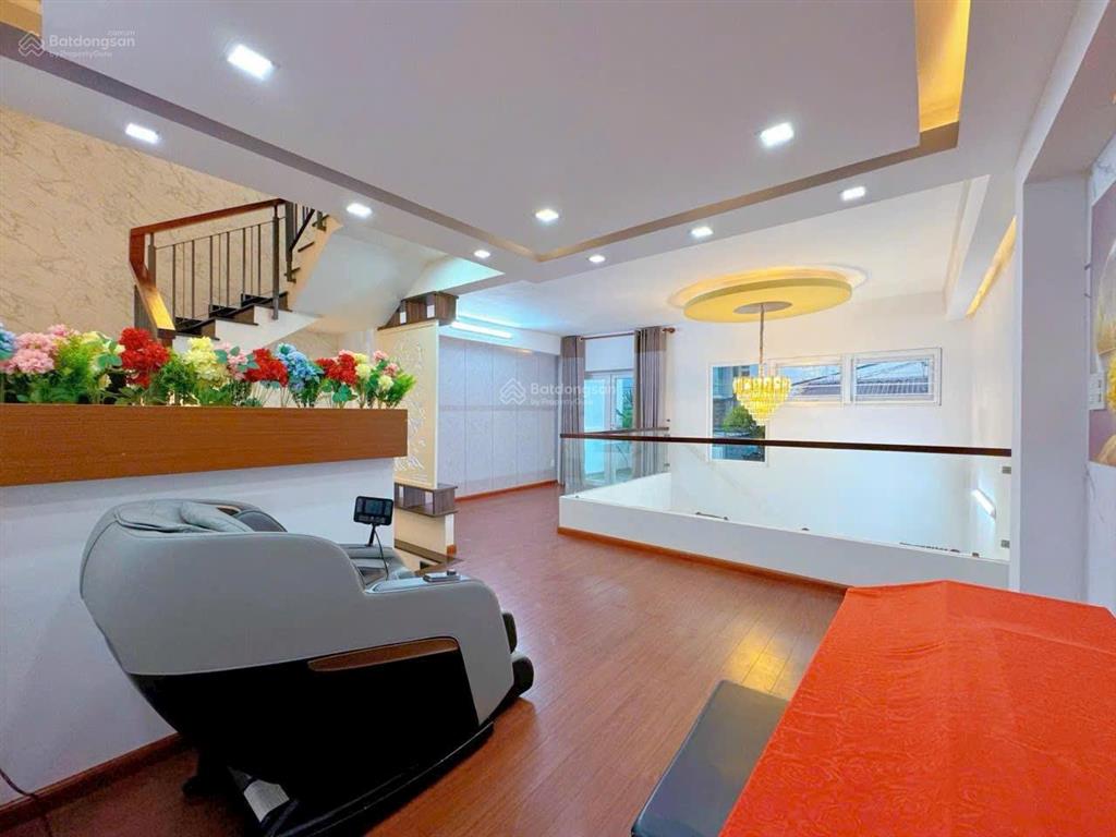 Nhà mới full nội thất trệt 3 lầu có 3pn 4wc hẻm xe hơi gần emart phan huy ích