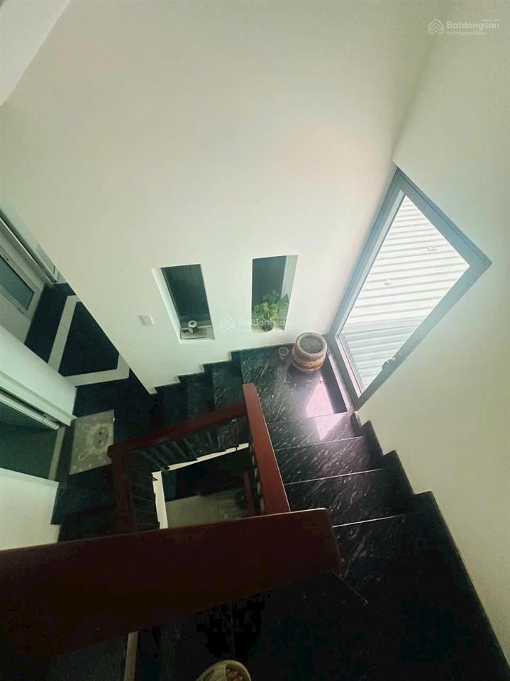 Nhà gần sân bay trệt lửng lầu 4,5x18m có máy lạnh từng phòng hẻm xe hơi hoàng văn thụ p4 tân bình