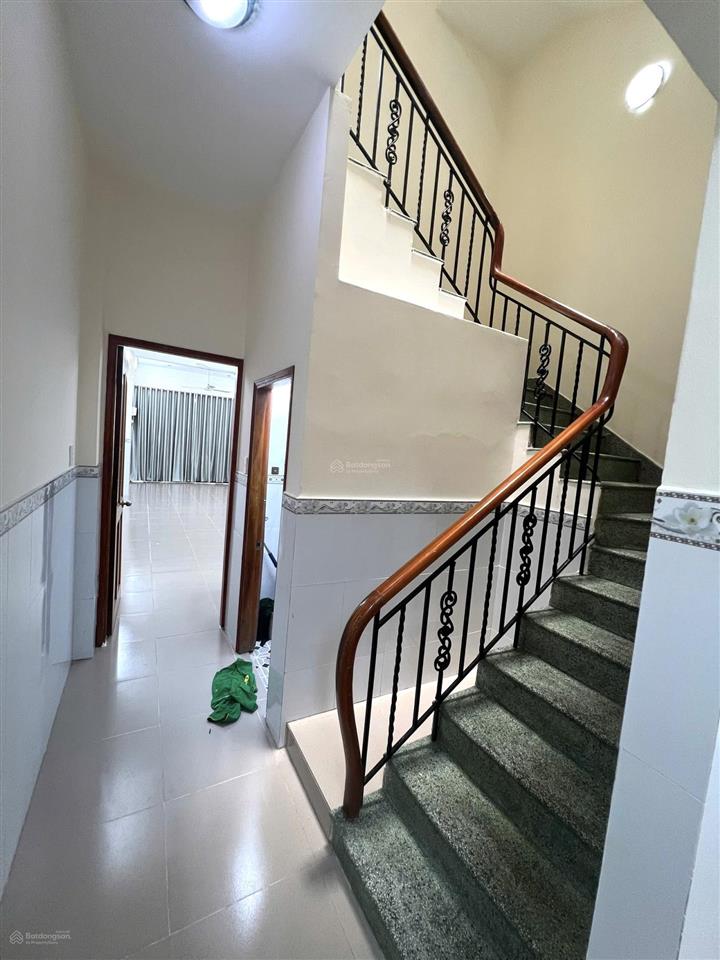 Trệt 2 lầu sân thượng 3,8x25m có 4pn 5wc hẻm 6m xe tải tận cửa quang trung p8 gv