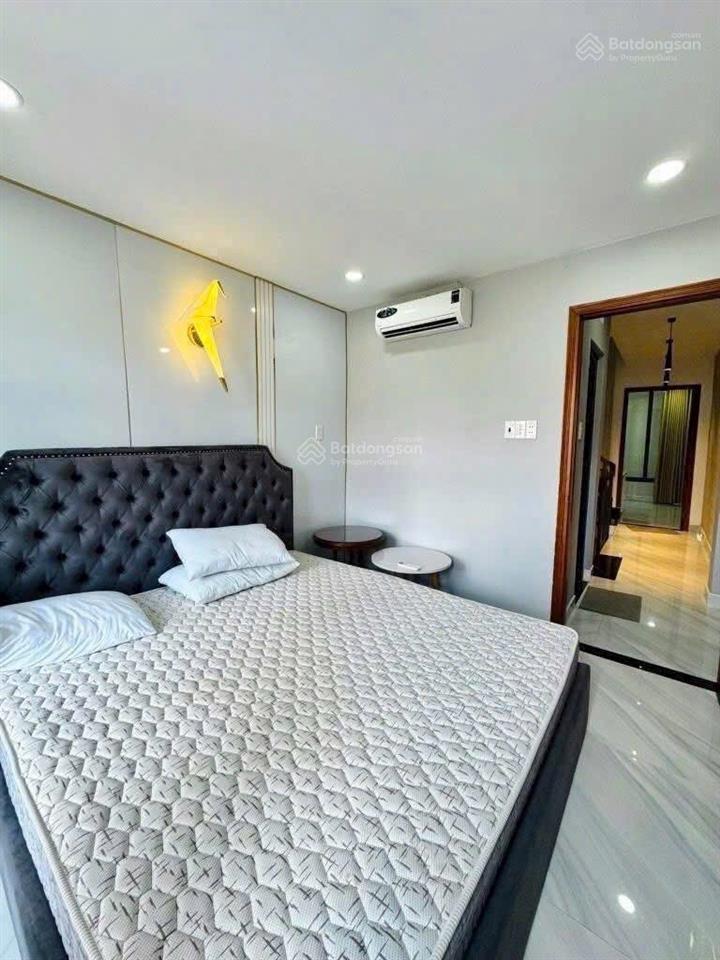 Nhà mới full nội thất trệt lửng 3 lầu 3,5x15m có 5pn 3wc hẻm xe hơi bùi quang là p12 gv
