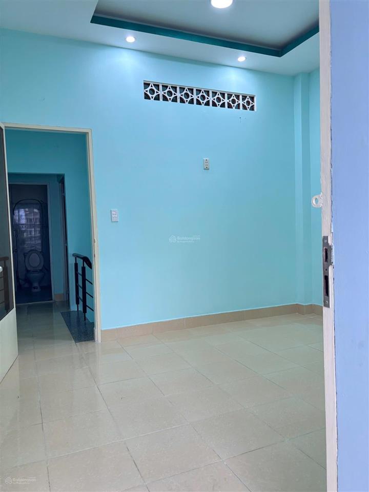 Trệt 2 lầu 4x11m có 4pn 3wc gần cv làng hoa giá chỉ 10 triệu