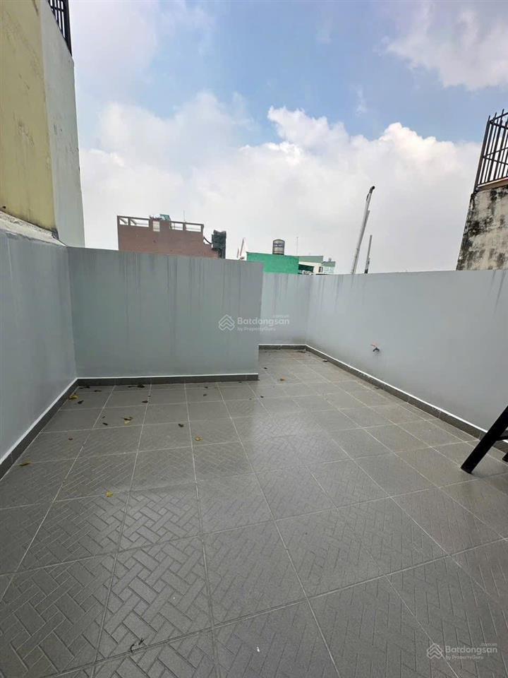 Trệt 3 lầu sân thượng 4x16m có 4pn 4wc hẻm xe hơi phan huy ích p12 giá 15 triệu