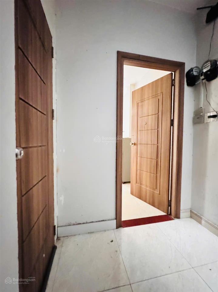 Căn góc 2 mặt tiền đường quảng hàm trệt 3 lầu gồm 7pn 7wc giá 35 triệu còn tl