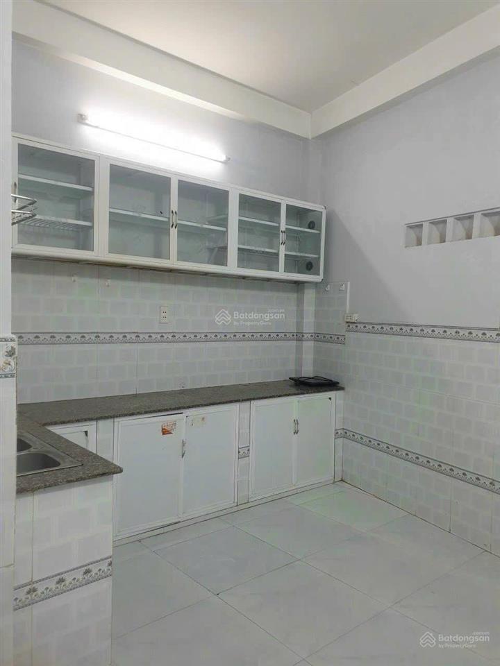 Trệt lầu 4x13m có 2pn 2wc sẵn máy lạnh bùi quang là p12 gv giá 8,5 triệu
