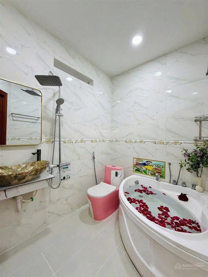 Full nội thất 5x22m trệt 3 lầu có 5pn 6wc xe hơi ngủ trong nhà nguyễn tư giản p12 gv
