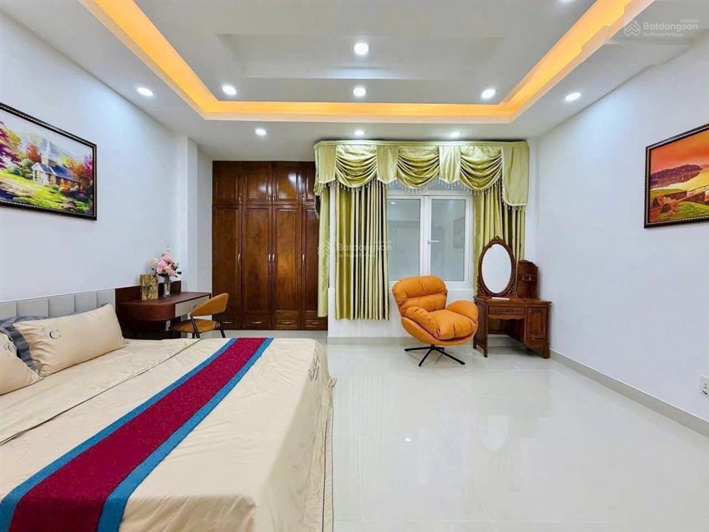 Full nội thất 5x22m trệt 3 lầu có 5pn 6wc xe hơi ngủ trong nhà nguyễn tư giản p12 gv