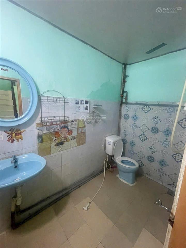 Nhà gần sân bay 4,5x10m trệt lầu 2pn 1wc nguyễn kiệm p3 gv giá 8 triệu còn giảm