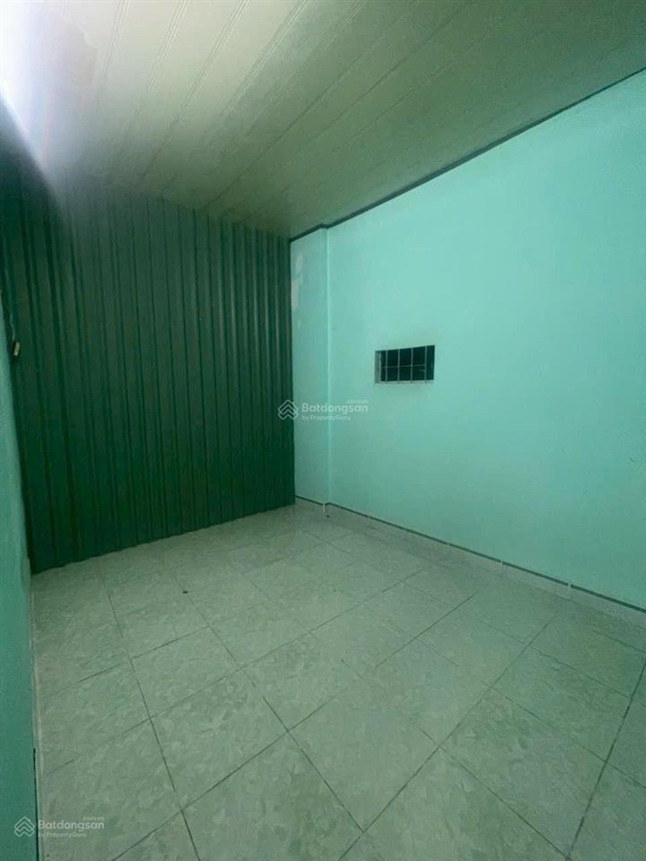 Nhà gần sân bay 4,5x10m trệt lầu 2pn 1wc nguyễn kiệm p3 gv giá 8 triệu còn giảm