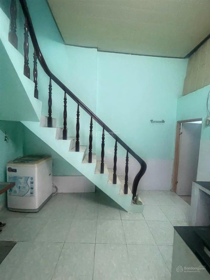 Nhà gần sân bay 4,5x10m trệt lầu 2pn 1wc nguyễn kiệm p3 gv giá 8 triệu còn giảm