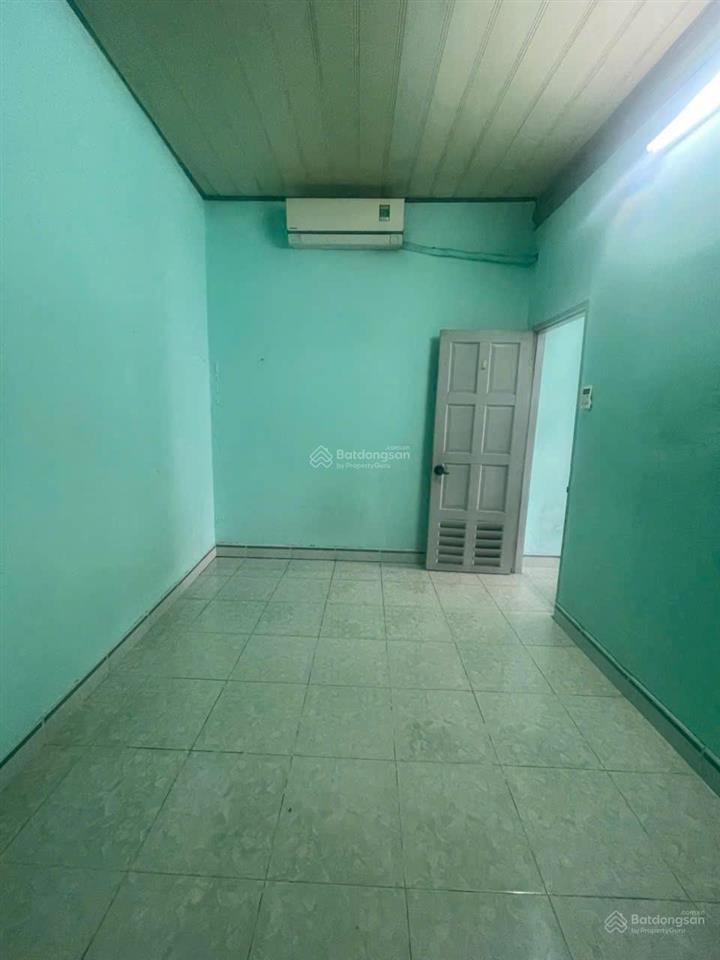 Nhà gần sân bay 4,5x10m trệt lầu 2pn 1wc nguyễn kiệm p3 gv giá 8 triệu còn giảm