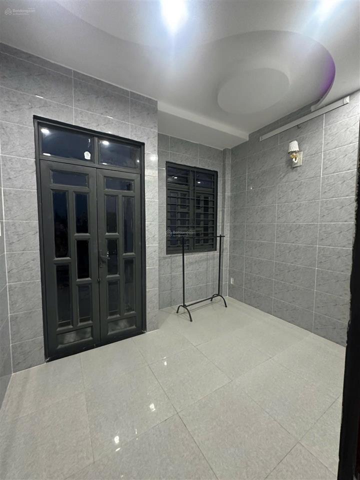 Trệt 2 lầu gồm 4pn 3wc sẵn máy lạnh đường số 5 p17 (phường gò vấp mới)