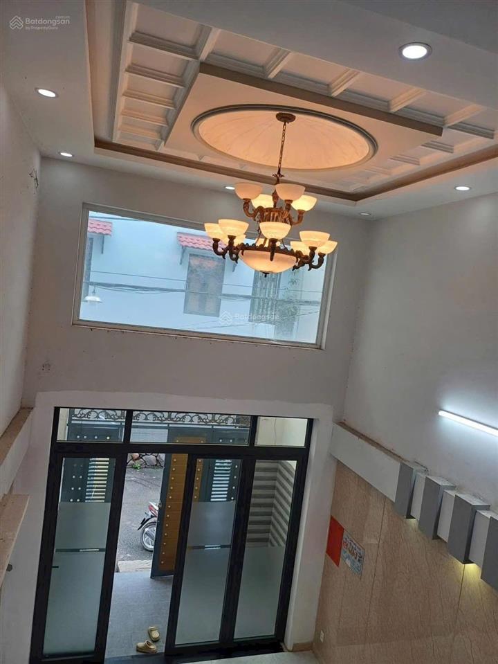 Nhà gần chợ an nhơn 4x18m trệt 3 lầu có 4pn 5wc hẻm xe hơi giá 18 triệu