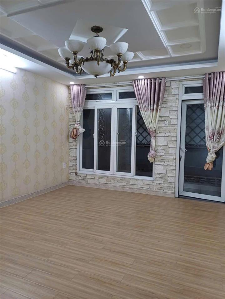 Nhà gần chợ an nhơn 4x18m trệt 3 lầu có 4pn 5wc hẻm xe hơi giá 18 triệu