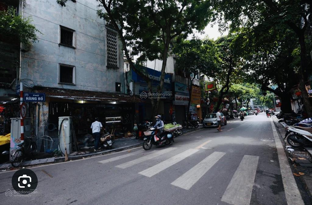 Bán nhà mặt phố đẹp tại phố hàng bồ, 53 tỷ vnd, 55m2, 8pn, 8wc. dòng tiền 110 triệu/tháng,sổ đỏ đẹp